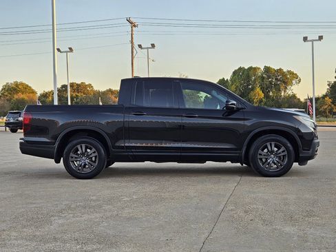 Used 2017 Honda Ridgeline Sport image 8
