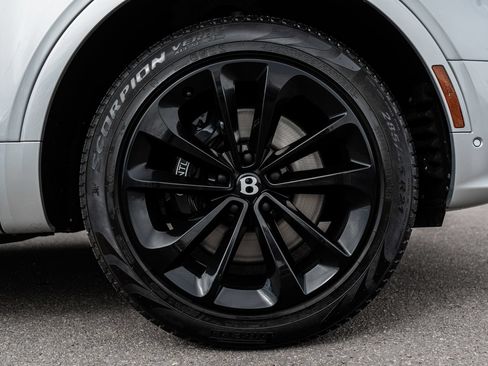 Certified 2023 Bentley Bentayga AWD/4WD image 16