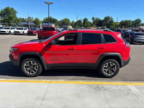 Used 2019 Jeep Cherokee Trailhawk AWD/4WD image 11