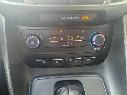 Used 2022 Ford Transit Connect XLT FWD image 23