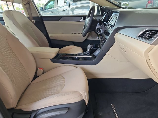 Used 2017 Hyundai Sonata SE FWD image 25