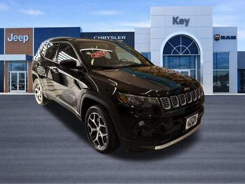 Used 2024 Jeep Compass Limited AWD/4WD image 11