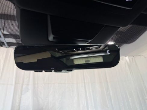 Used 2025 Volkswagen Tiguan SEL R-Line AWD/4WD image 31