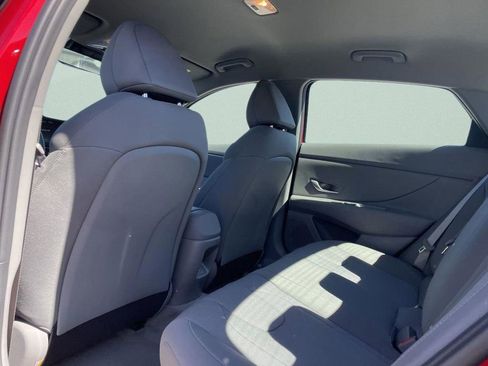 New 2026 Hyundai Elantra SE image 21