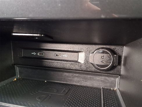 Used 2024 Volkswagen Tiguan Wolfsburg Edition image 25