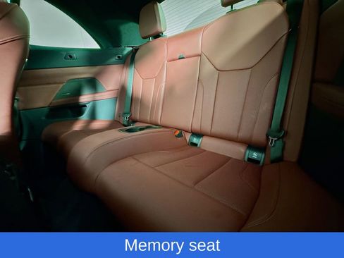 Used 2024 BMW M440i Convertible w/ Premium Package image 33