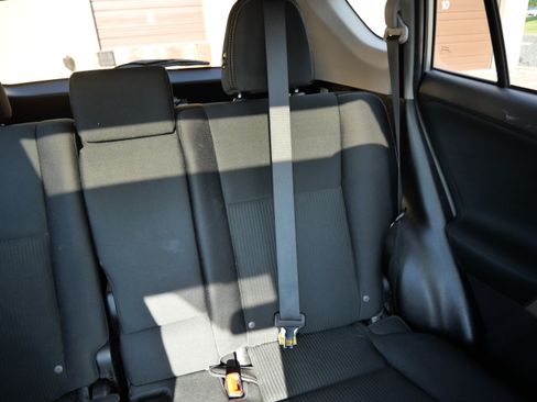 Used 2015 Toyota RAV4 XLE FWD image 14