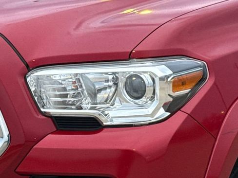 Used 2019 Toyota Tacoma SR5 image 4