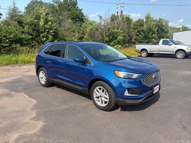 Used 2023 Ford Edge SEL AWD/4WD image 3