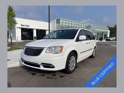 Used 2016 Chrysler Town & Country Touring w/ Driver Convenience Group