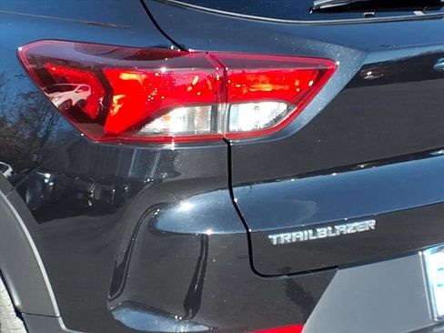 Used 2023 Chevrolet TrailBlazer LT w/ Convenience Package image 8