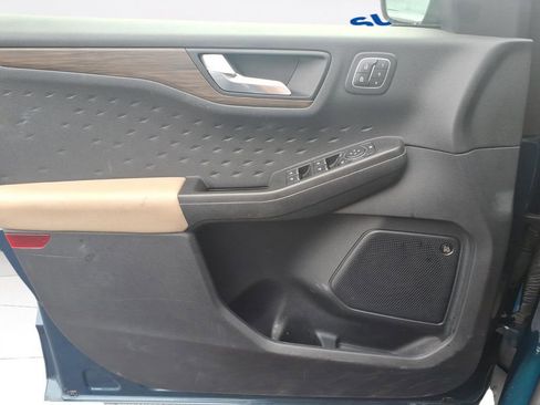 Used 2020 Ford Escape Titanium image 21