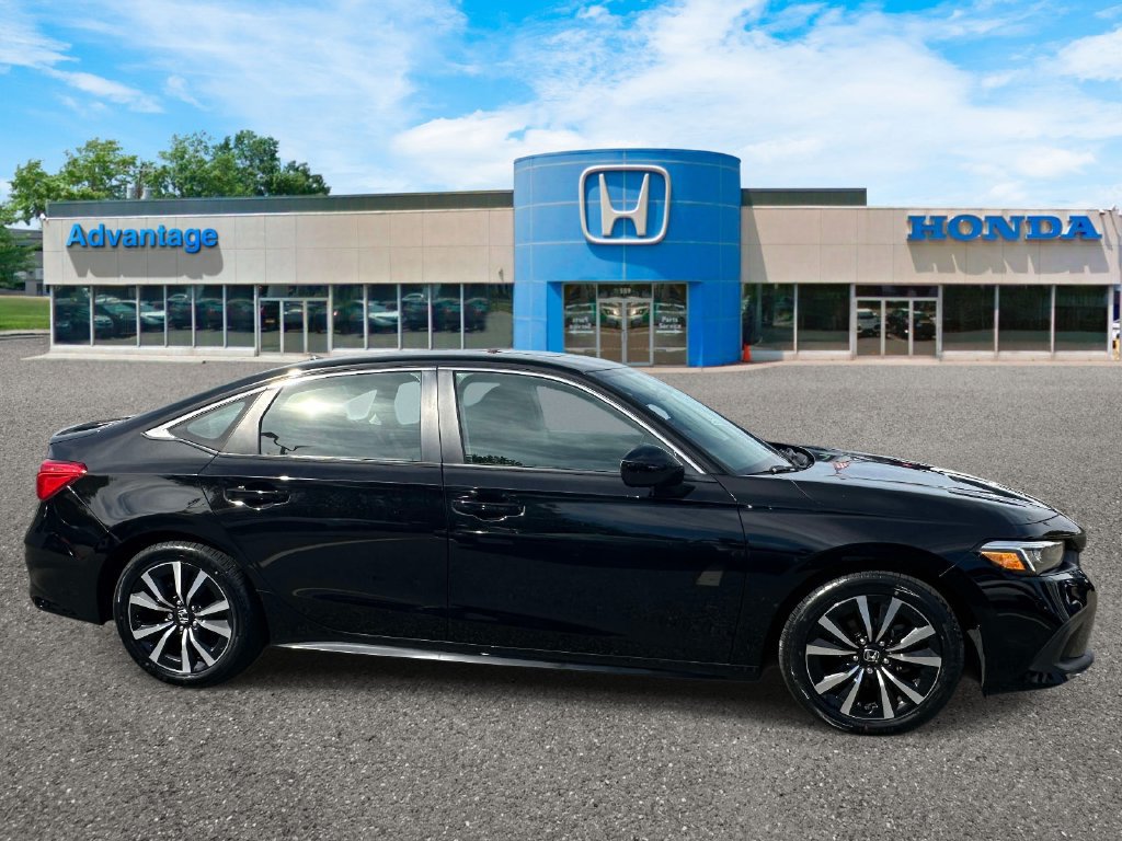 Used 2023 Honda Civic EX image 3