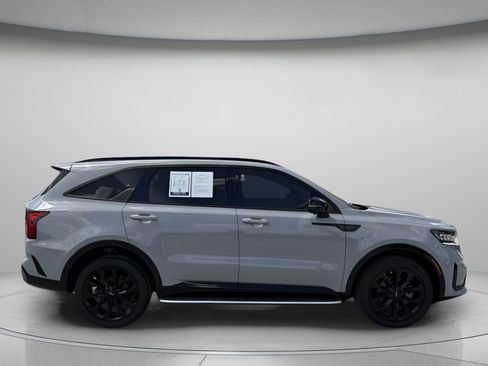 Used 2023 Kia Sorento SX AWD/4WD image 2