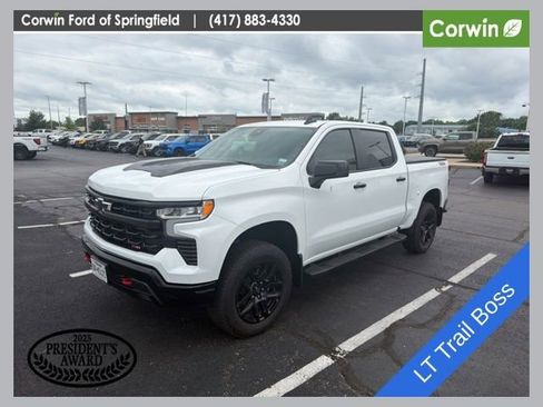 Used 2025 Chevrolet Silverado 1500 LT Trail Boss w/ Convenience Package II AWD/4WD image 1