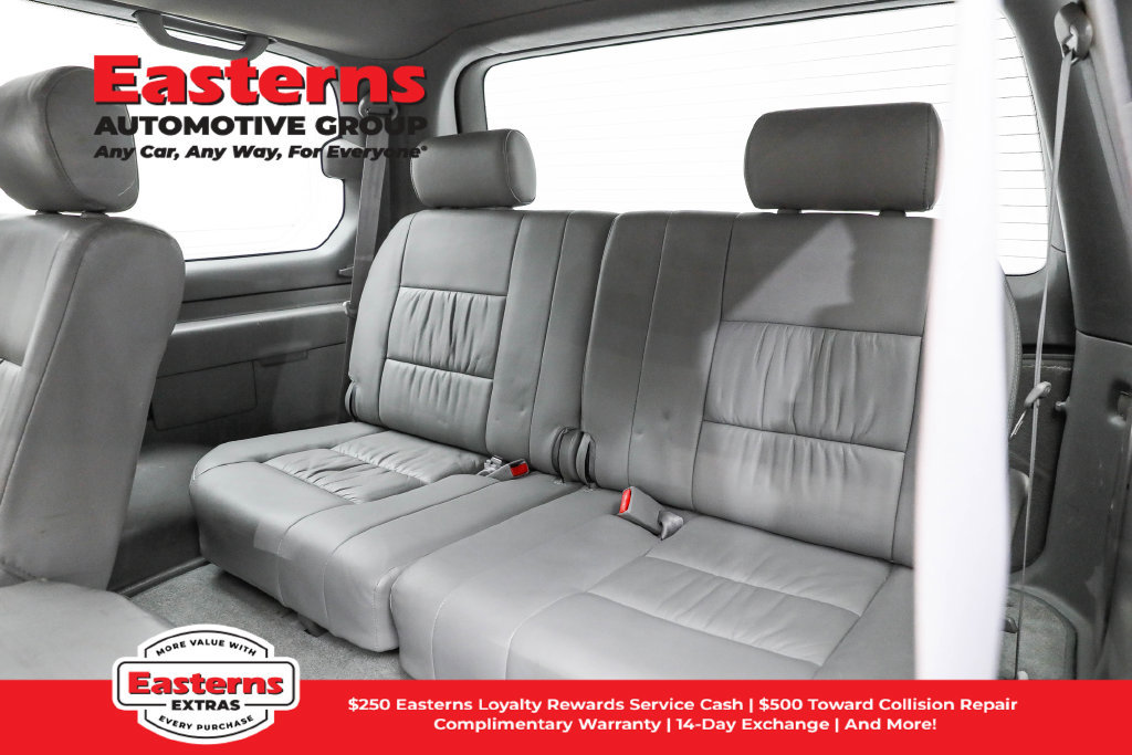 Used 2005 Toyota Land Cruiser w/ Convenience Pkg AWD/4WD image 29