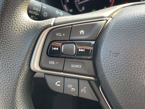Used 2018 Honda Accord LX image 10
