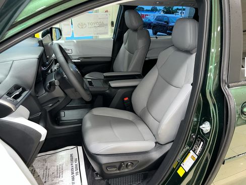 New 2026 Toyota Sienna XLE FWD image 16