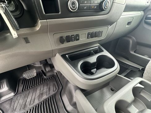 Used 2019 Nissan NV 3500 SL w/ Navigation Package RWD image 31