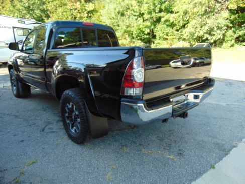 Used 2013 Toyota Tacoma 4x4 Access Cab V6 w/ SR5 Pkg image 14