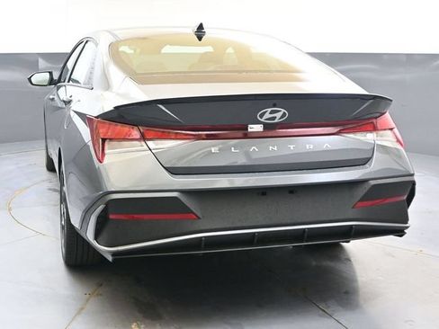 Used 2026 Hyundai Elantra Sport FWD image 4