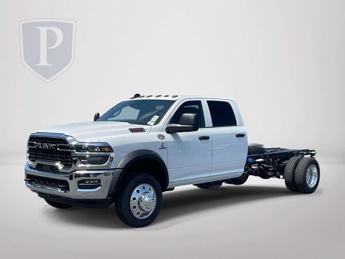 New 2026 RAM 5500 Tradesman w/ Chrome Appearance Group AWD/4WD image 4