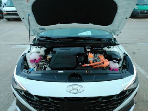 Used 2023 Hyundai Elantra Limited image 53