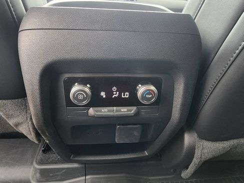 Used 2025 GMC Acadia Elevation w/ Elevation Premium Package FWD image 28