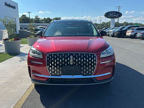 Used 2024 Lincoln Corsair Reserve w/ Equipment Group 201A FWD image 2