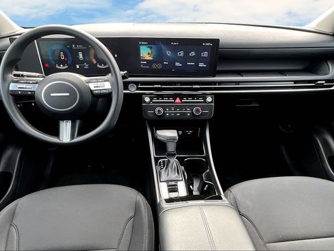 Used 2025 Hyundai Tucson SE image 7