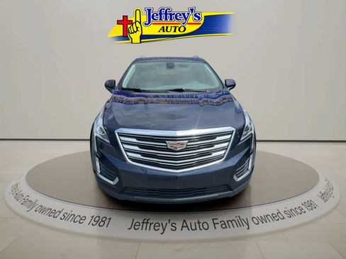 Used 2017 Cadillac XT5 Luxury w/ Driver Awareness Package FWD image 5
