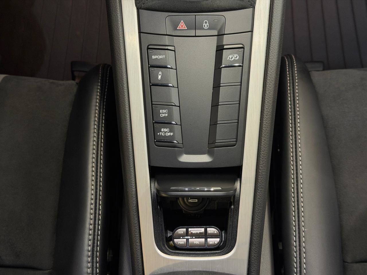 Used 2018 Porsche 911 GT3 RWD image 23