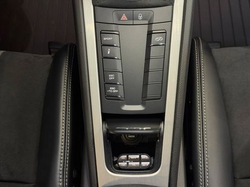 Used 2018 Porsche 911 GT3 RWD image 23