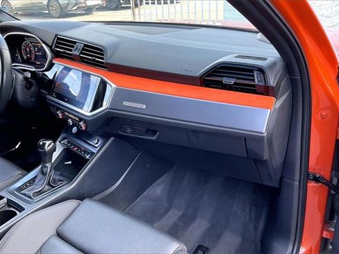 Used 2019 Audi Q3 2.0T Prestige w/ Prestige Package image 16