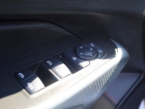 Certified 2025 Chevrolet Trax LS image 22