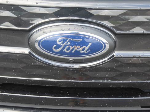 Used 2023 Ford F150 Lightning Platinum AWD/4WD image 13