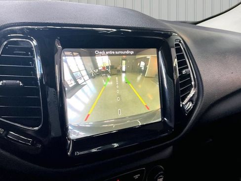 Used 2019 Jeep Compass Limited AWD/4WD image 13