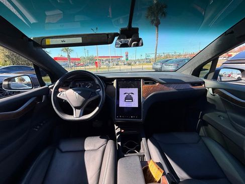 Used 2019 Tesla Model X Long Range image 6
