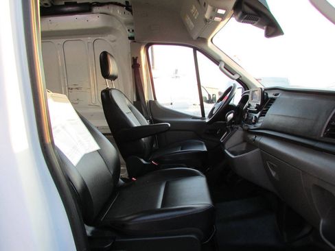 Used 2022 Ford Transit 250 Medium Roof image 15