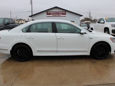 Used 2017 Volkswagen Passat 1.8T R-Line image 1