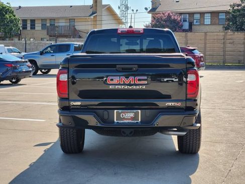 Used 2024 GMC Canyon AT4 w/ AT4 Premium Package AWD/4WD image 13