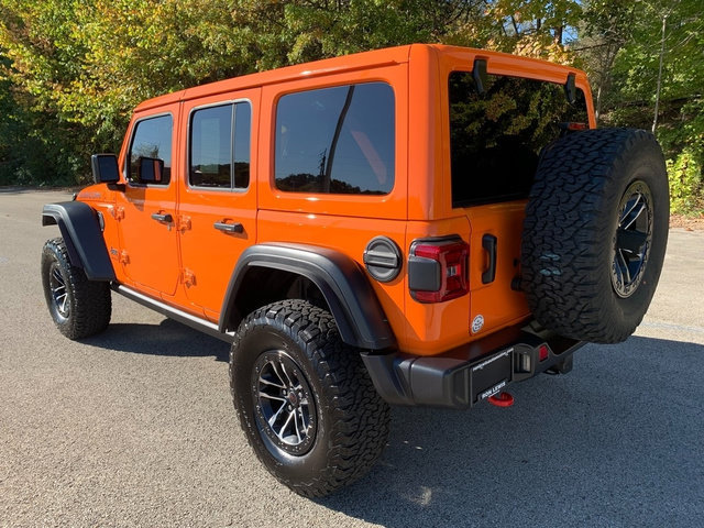 Used 2025 Jeep Wrangler Unlimited Rubicon w/ XTREMEE 35" Tire Package AWD/4WD image 2