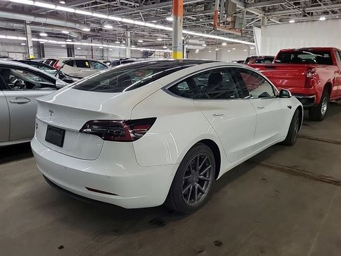 Used 2020 Tesla Model 3 Standard Range Plus RWD image 4