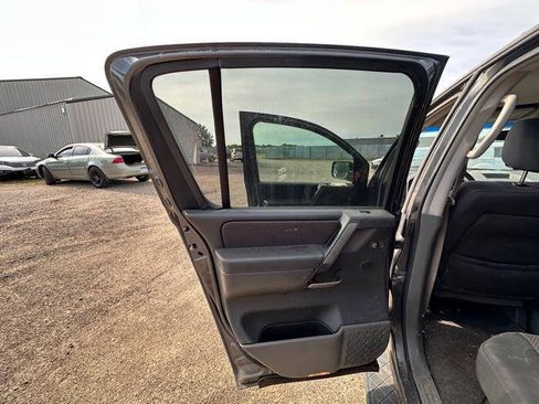 Used 2005 Nissan Armada SE AWD/4WD image 24