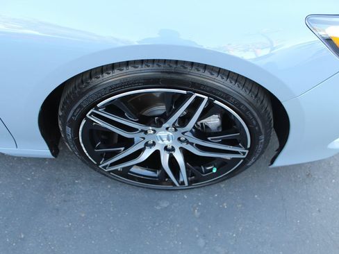 Used 2021 Honda Accord Touring image 11