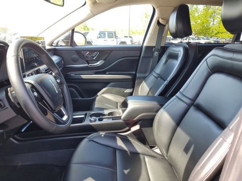 Certified 2023 Lincoln Corsair AWD image 9