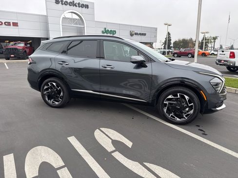 Used 2024 Kia Sportage SX image 3
