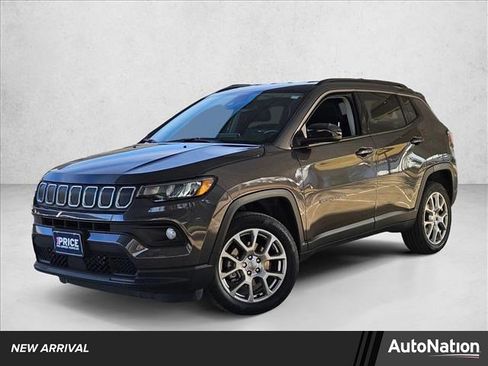 Used 2022 Jeep Compass Latitude image 1