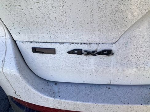 Used 2023 Jeep Grand Cherokee L Limited w/ Black Appearance Package image 12