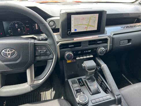 Used 2025 Toyota Tacoma SR5 image 18